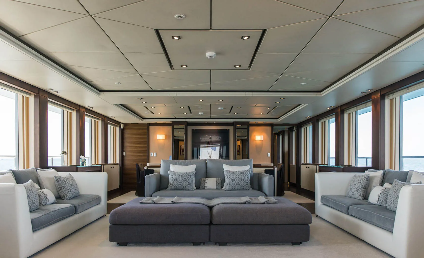 ALALYA Main deck saloon