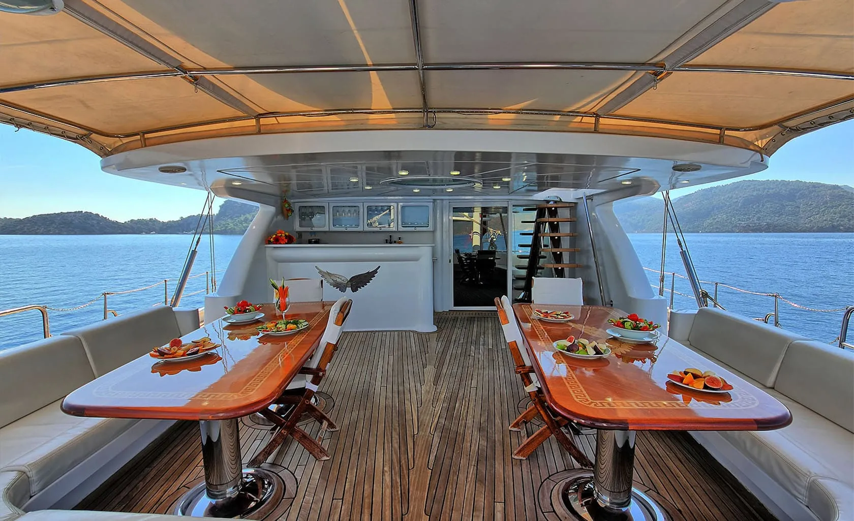ANGELO 2 Dining area on Aft deck