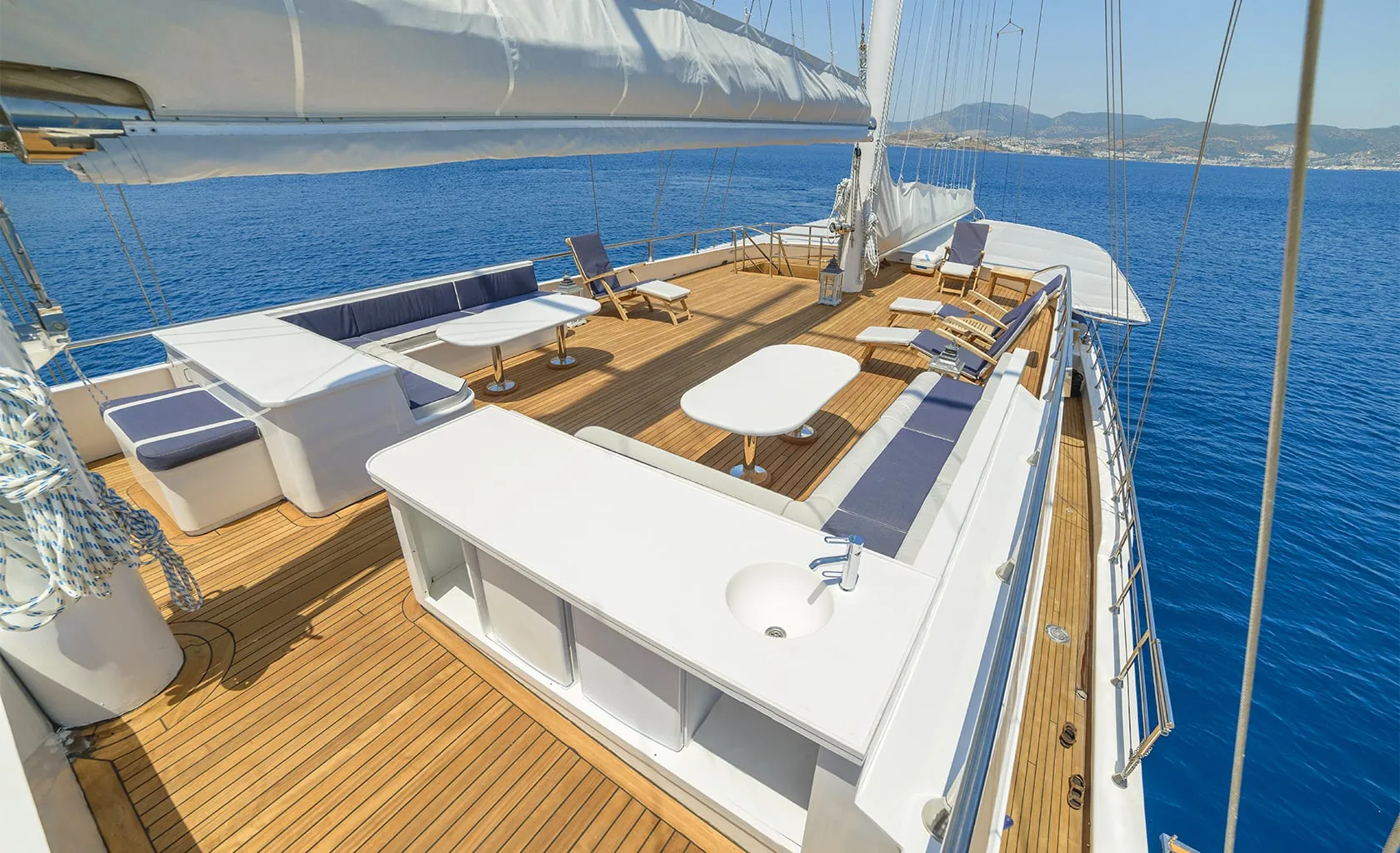 BELLA MARE Flybridge