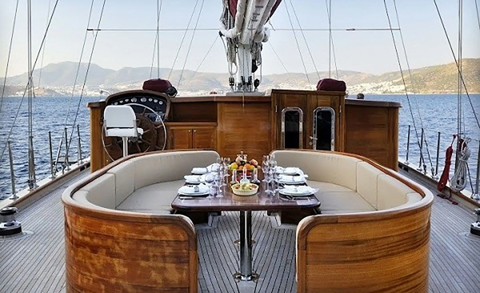 CASA DELL ARTE II Aft deck