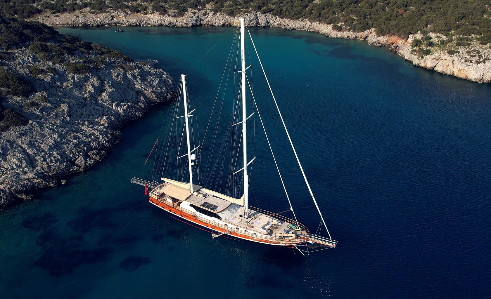 DRAGON FLY Anchored