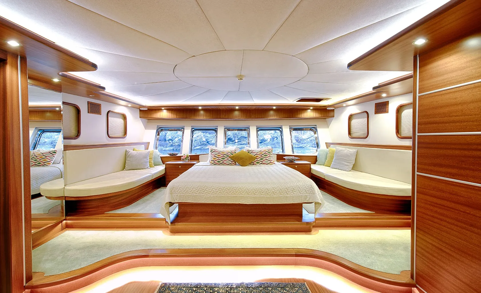 DRAGON FLY Master cabin