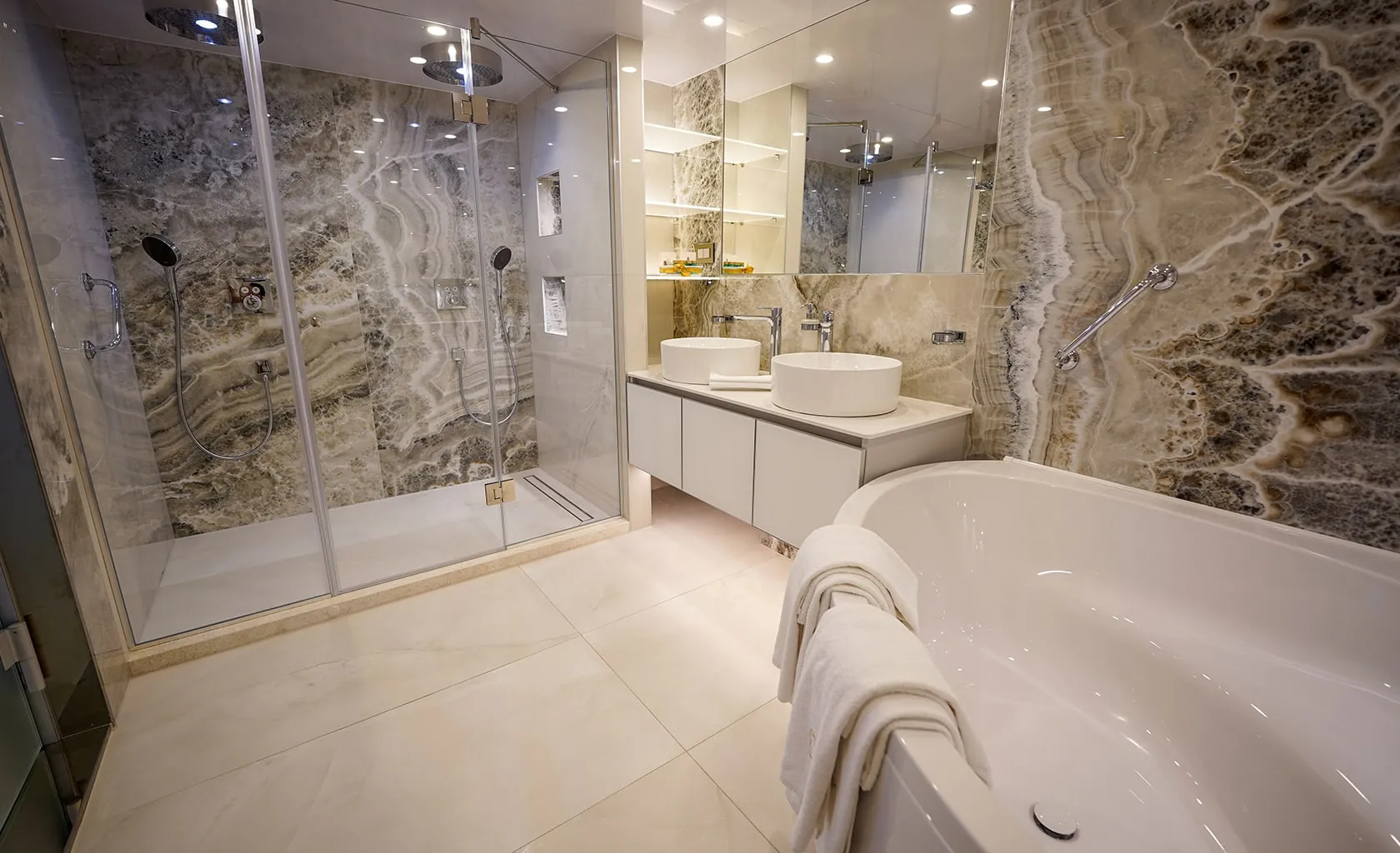 FREEDOM Master bathroom