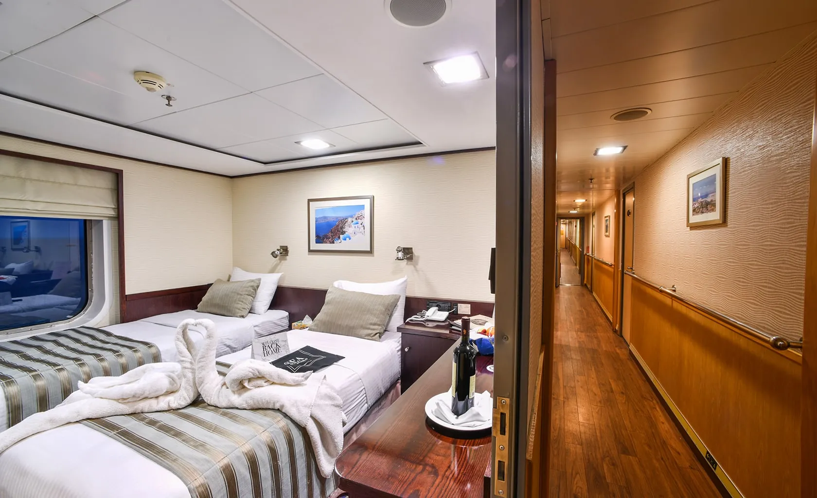 HARMONY V Twin cabin