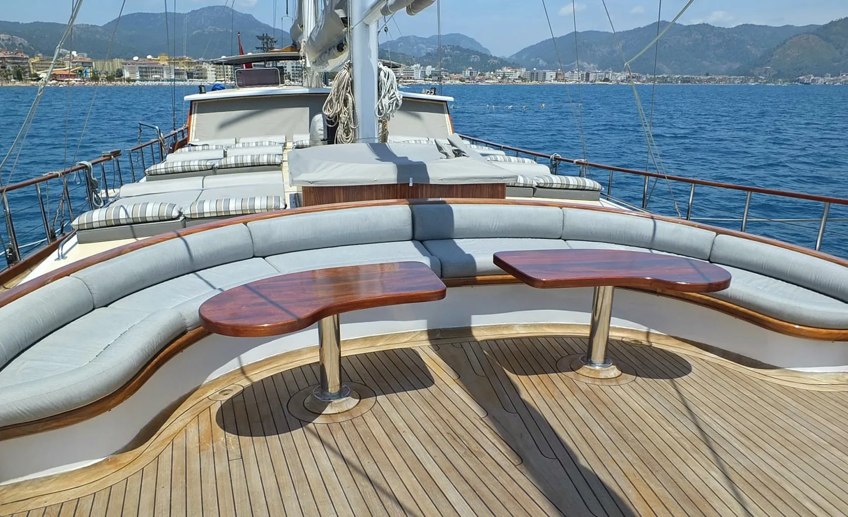 KAPTAN MEHMET BUGRA Bow deck