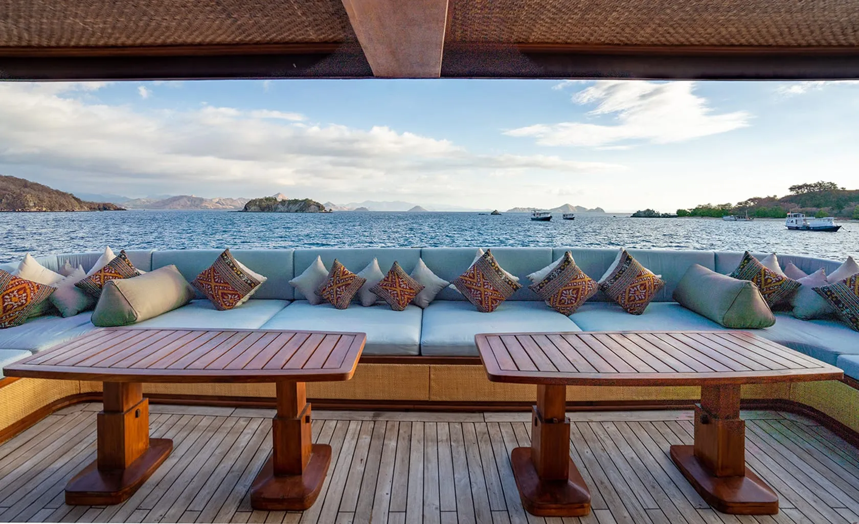 MAJ OCEANIC Aft deck