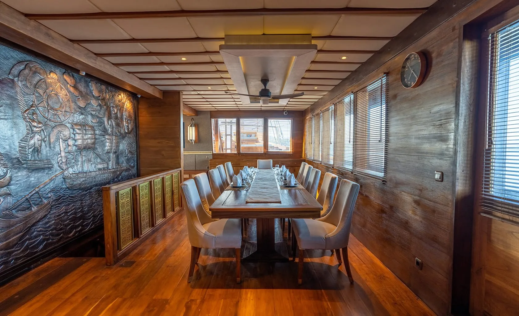 MAJ OCEANIC Dining area