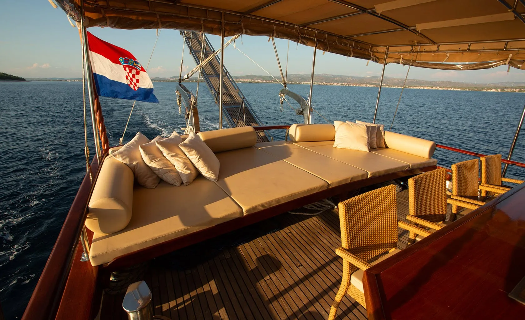 MALENA Aft deck