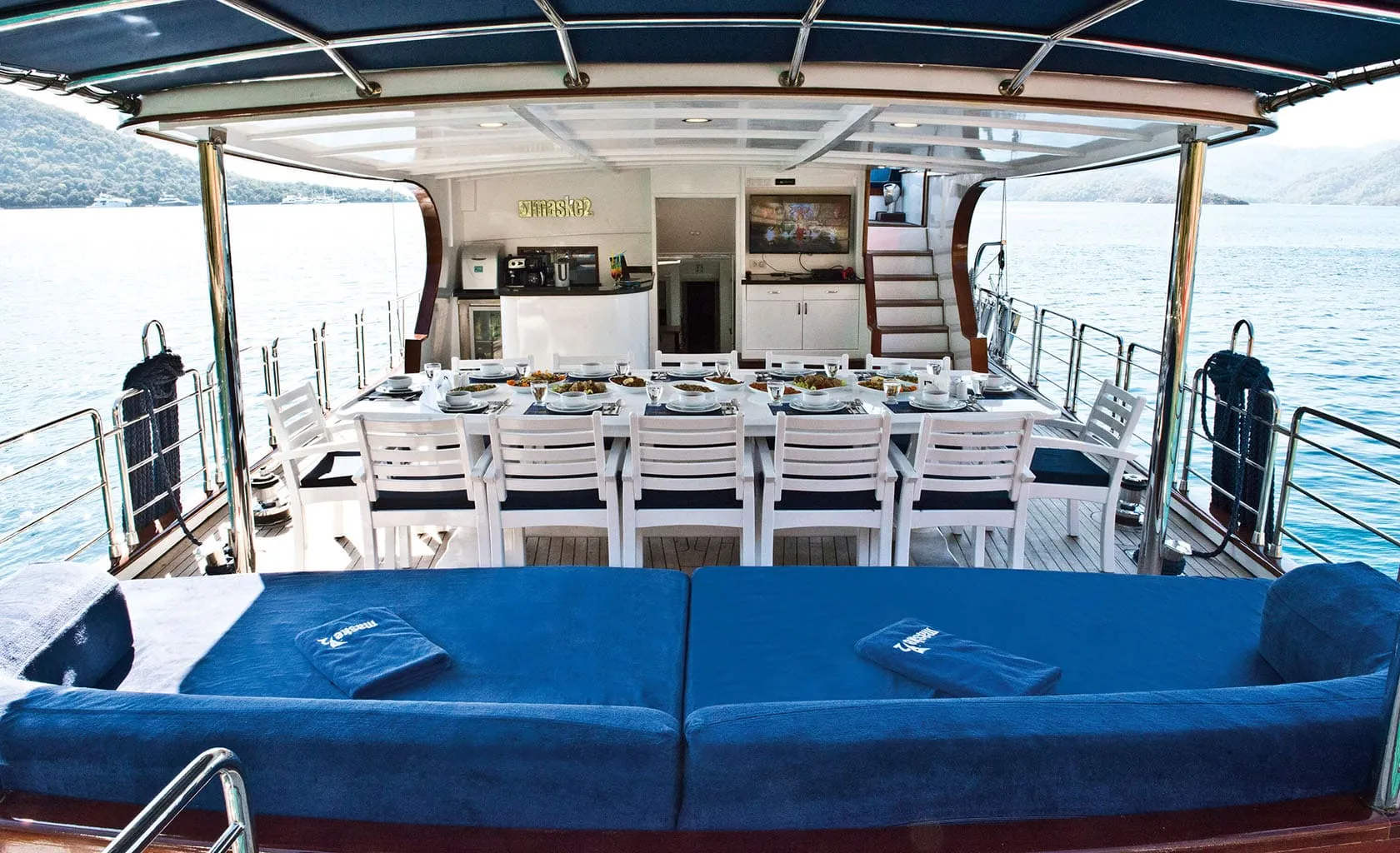 MASKE 2 Aft deck