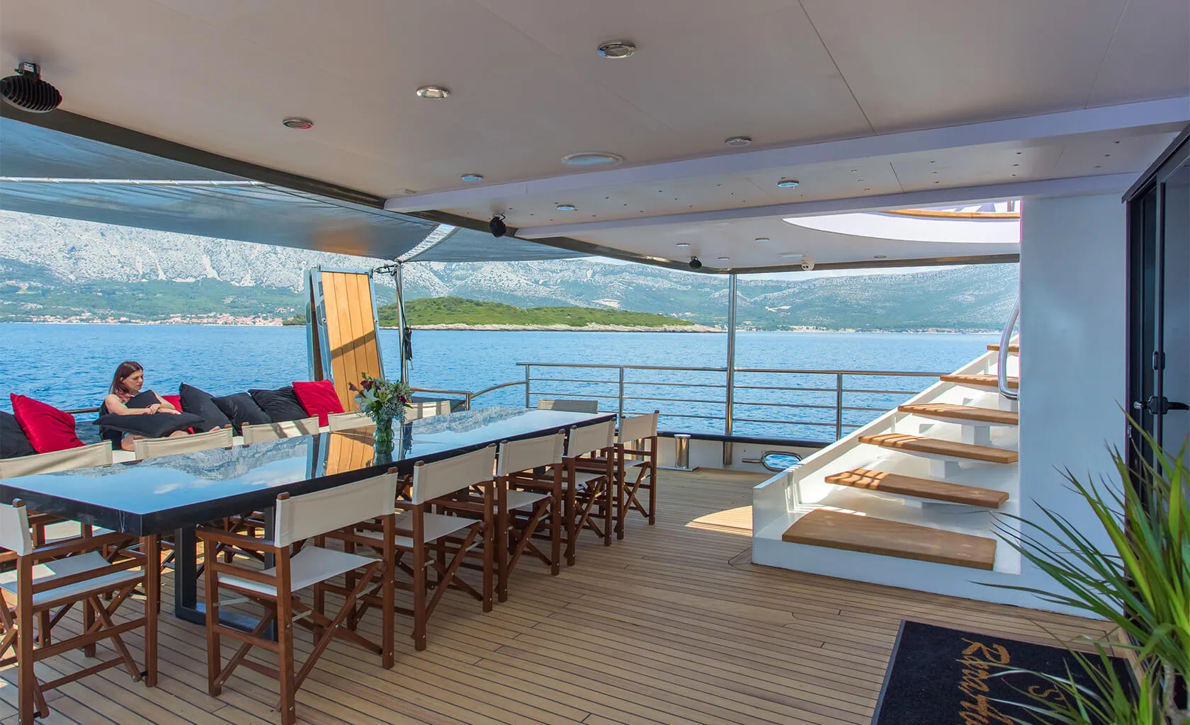 RARA AVIS Aft deck