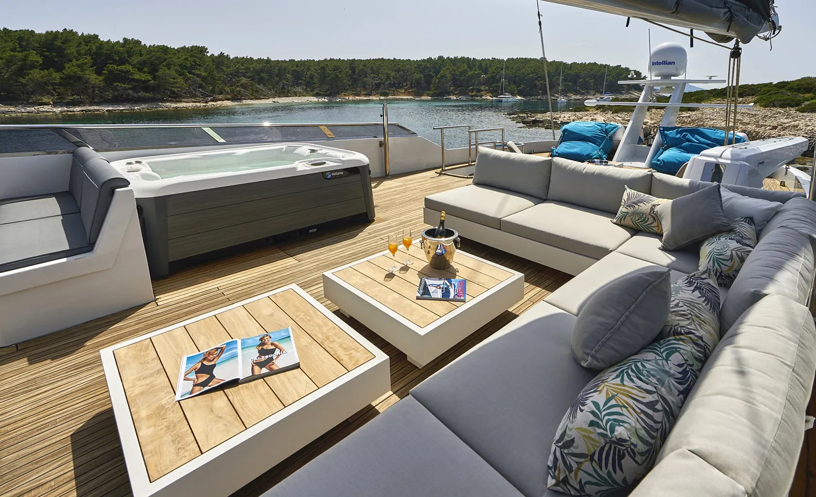 SAN LIMI Flybridge