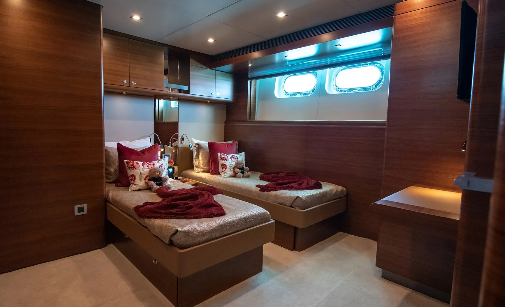 SEA AXIS Twin cabin