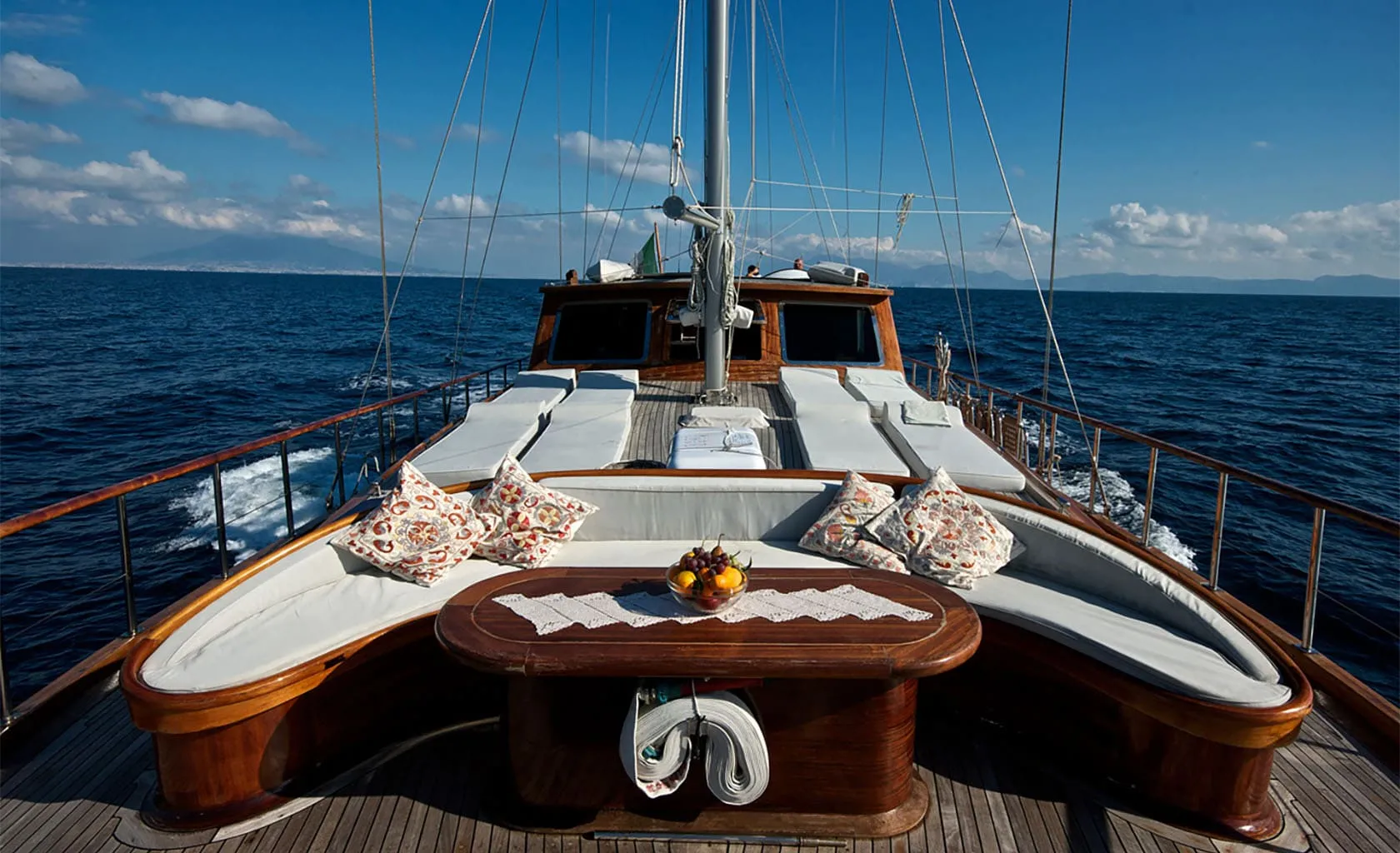 SILVER STAR II Bow deck