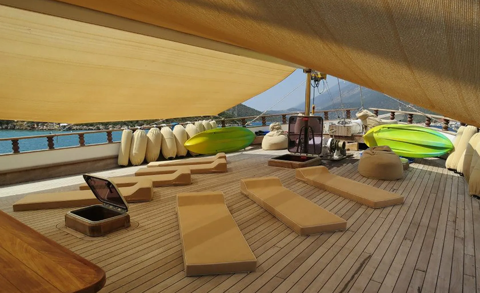 TERSANE 8 Sun deck