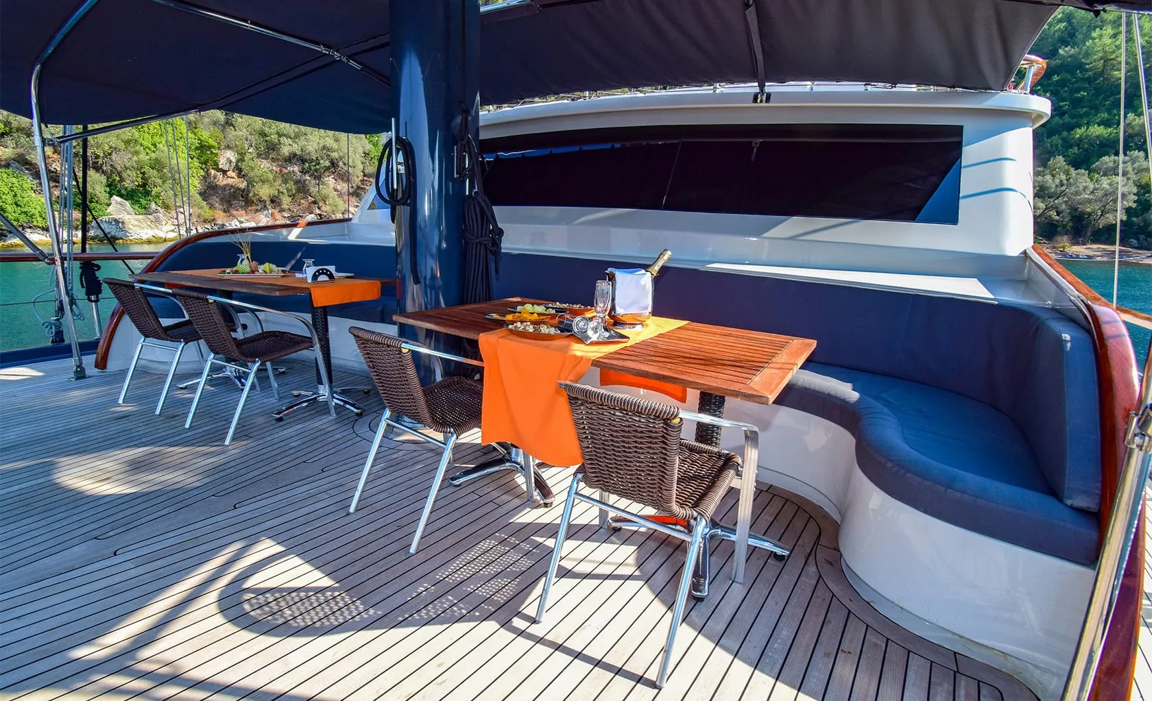 UGUR Sitting area on Bow deck