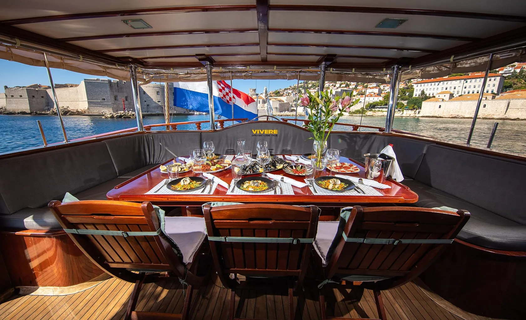 VIVERE Aft deck