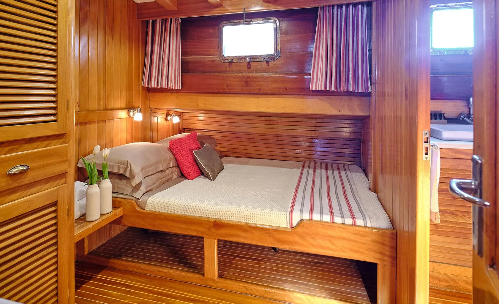 WHITE PEARL Double cabin