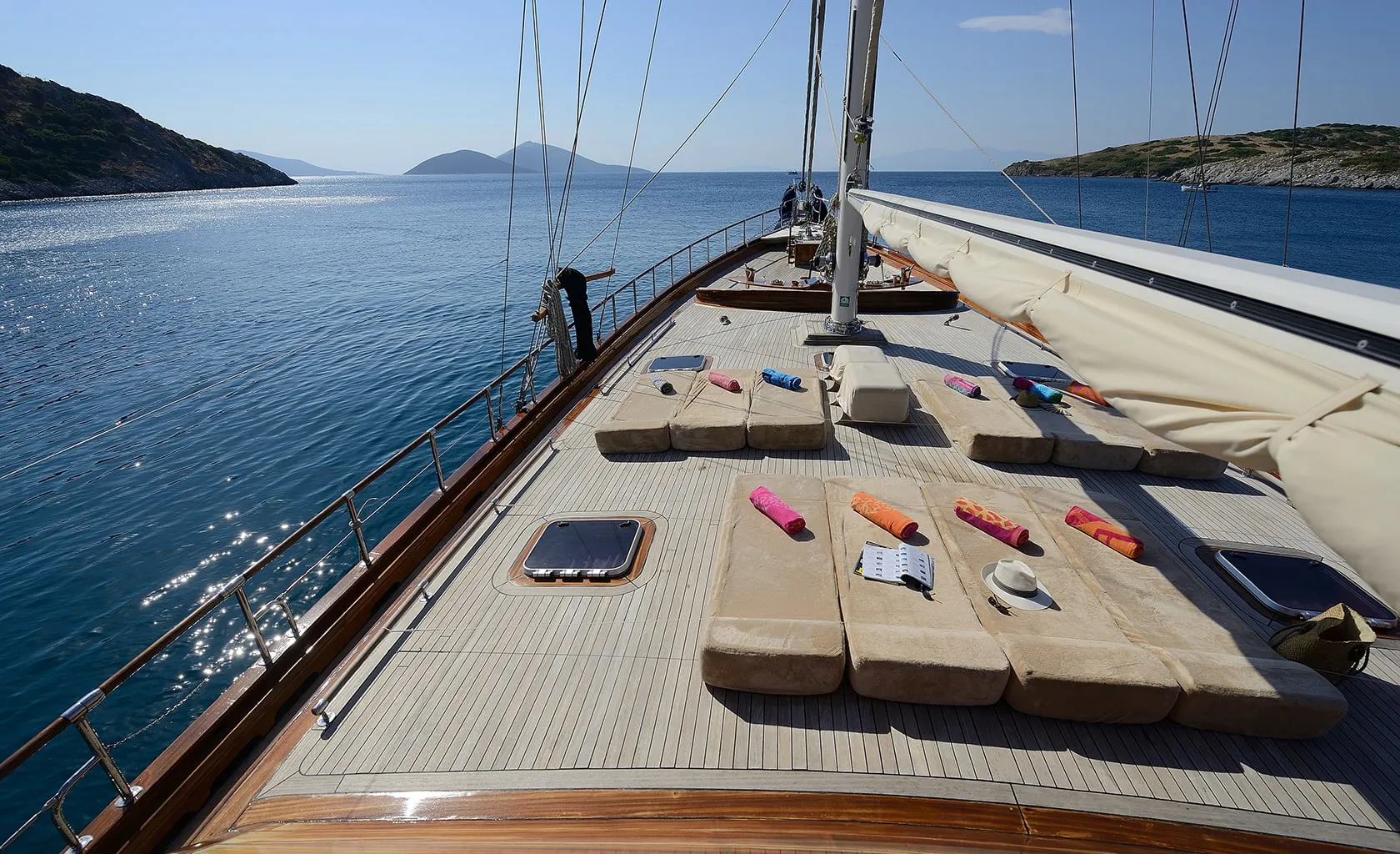 ZEPHYRIA II Sun deck