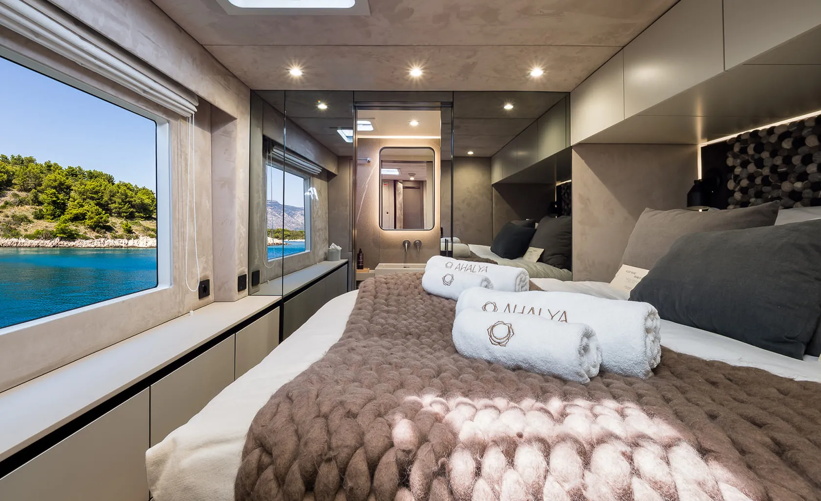 AHALYA Double cabin