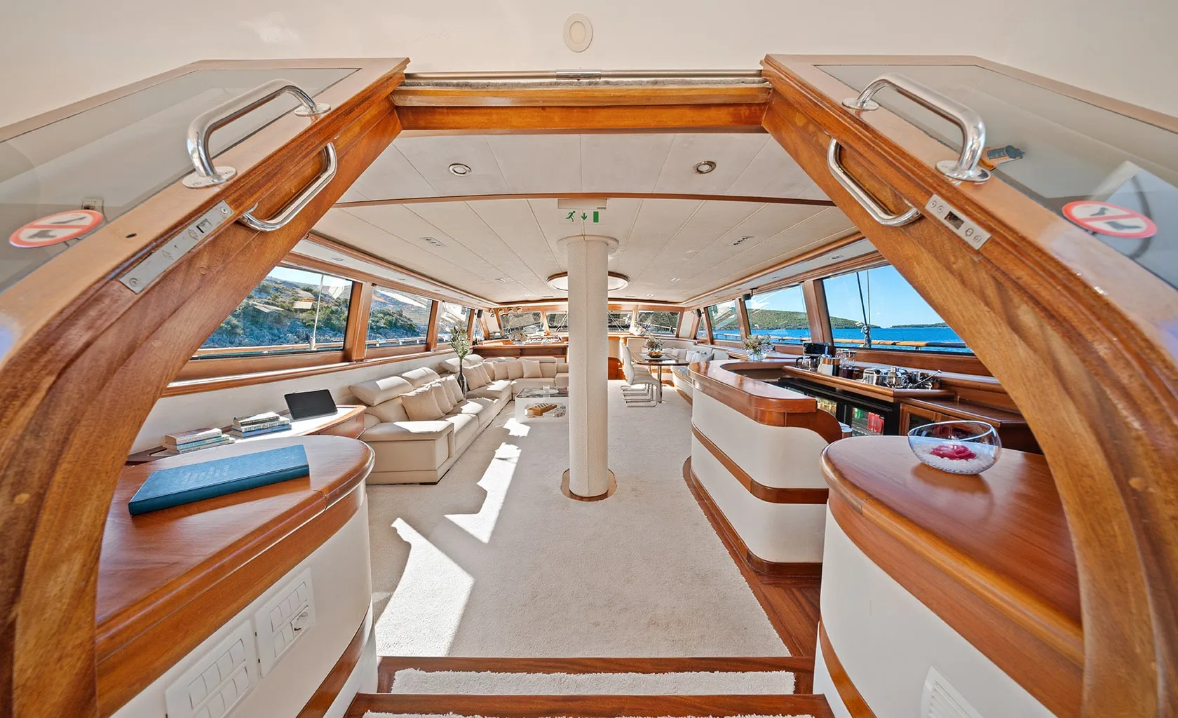 ALESSANDRO I Entrance to salon