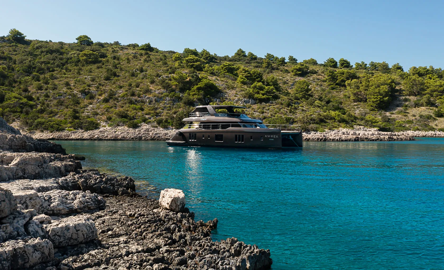 AMBER ONE Anchored