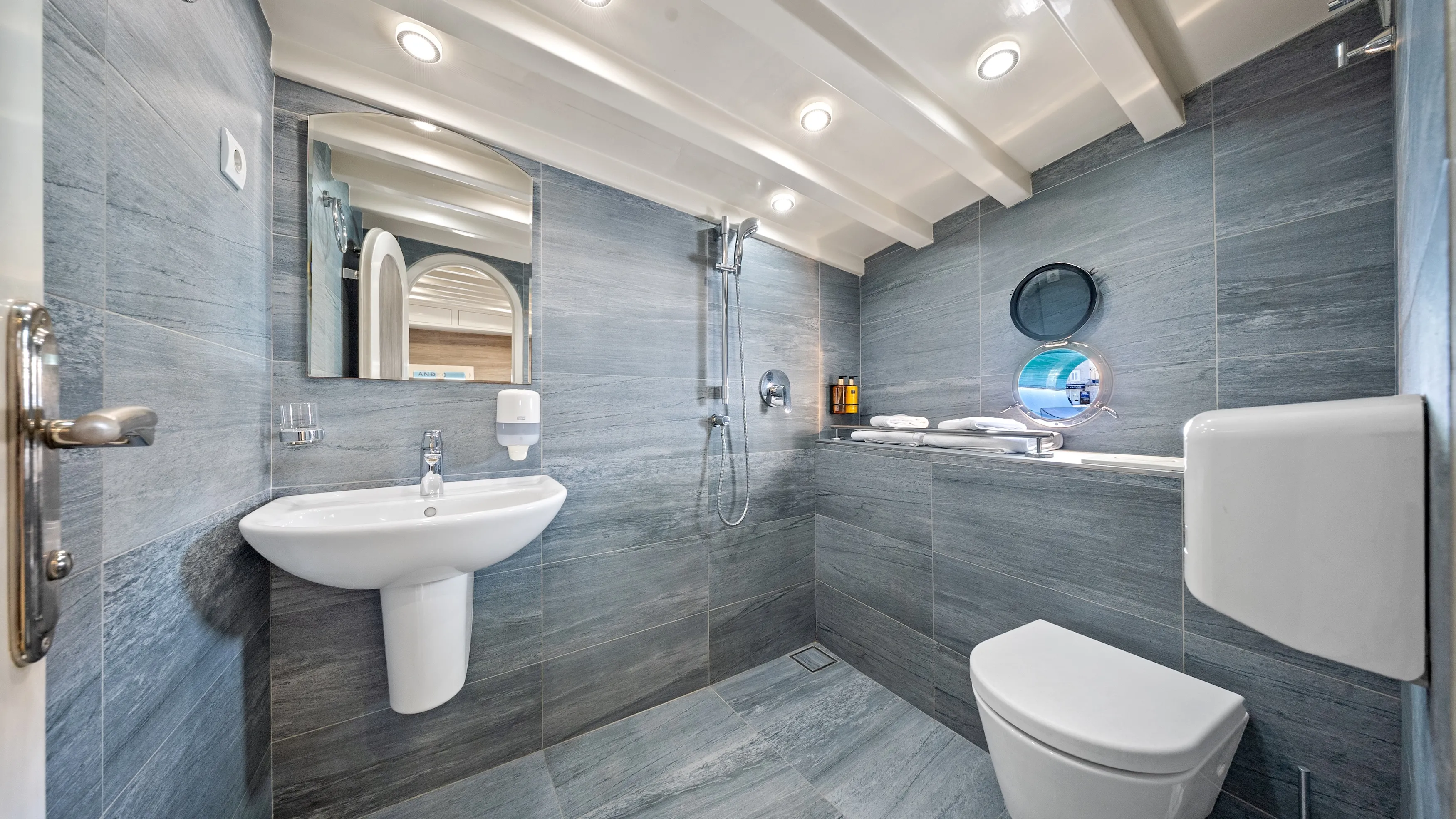 andeo-bathroom