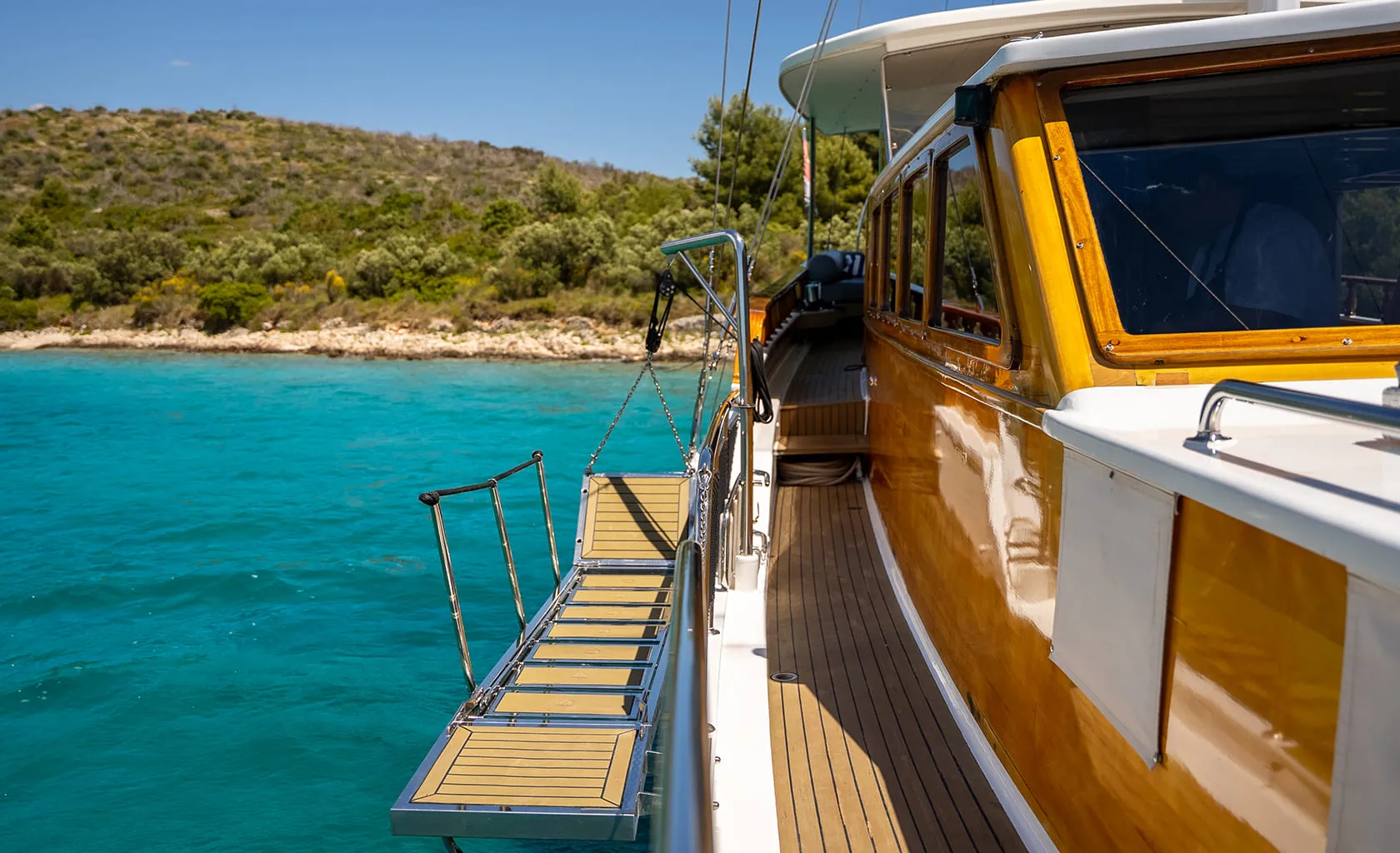 ANĐEO Side deck