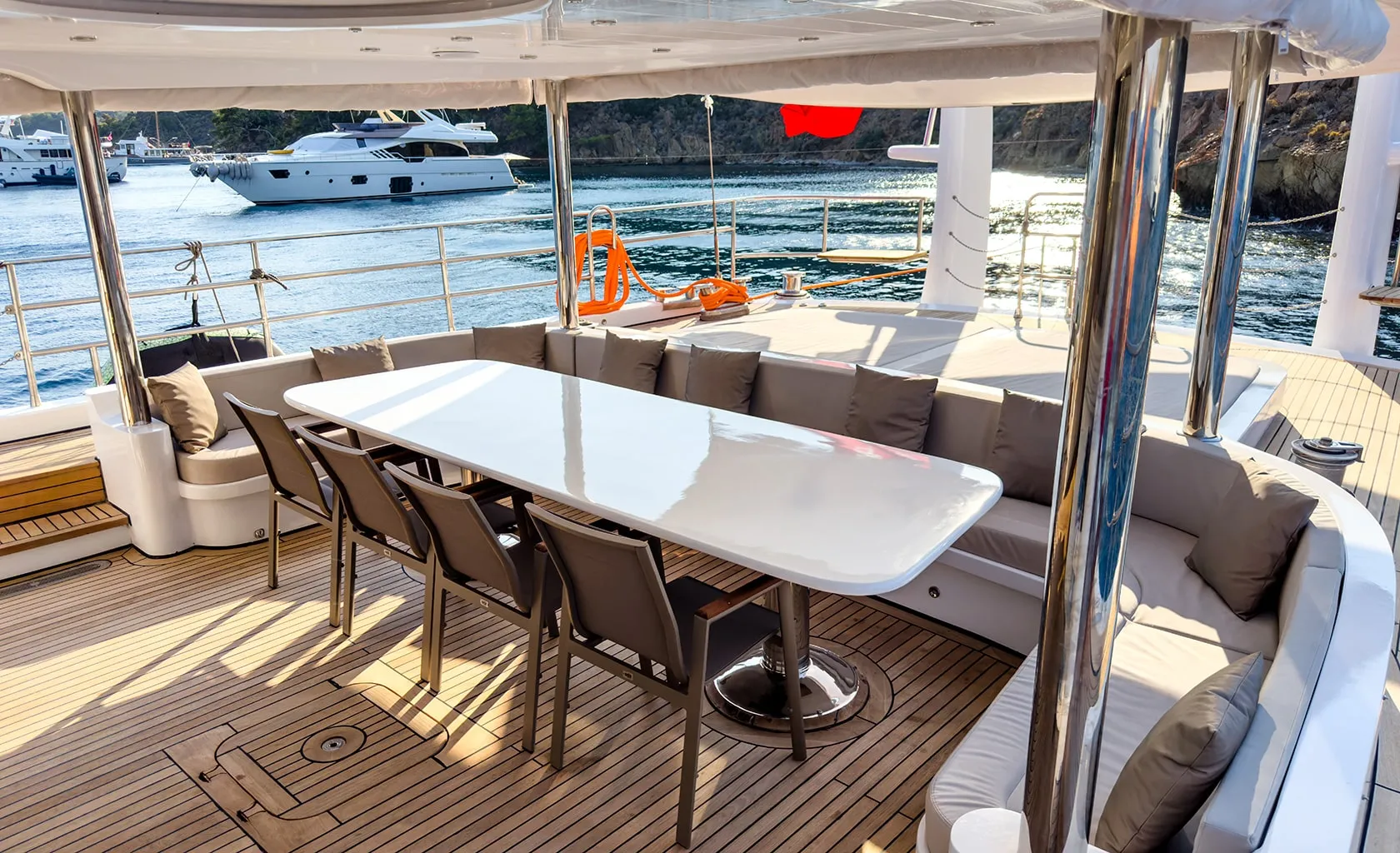 ANGELO III Aft deck