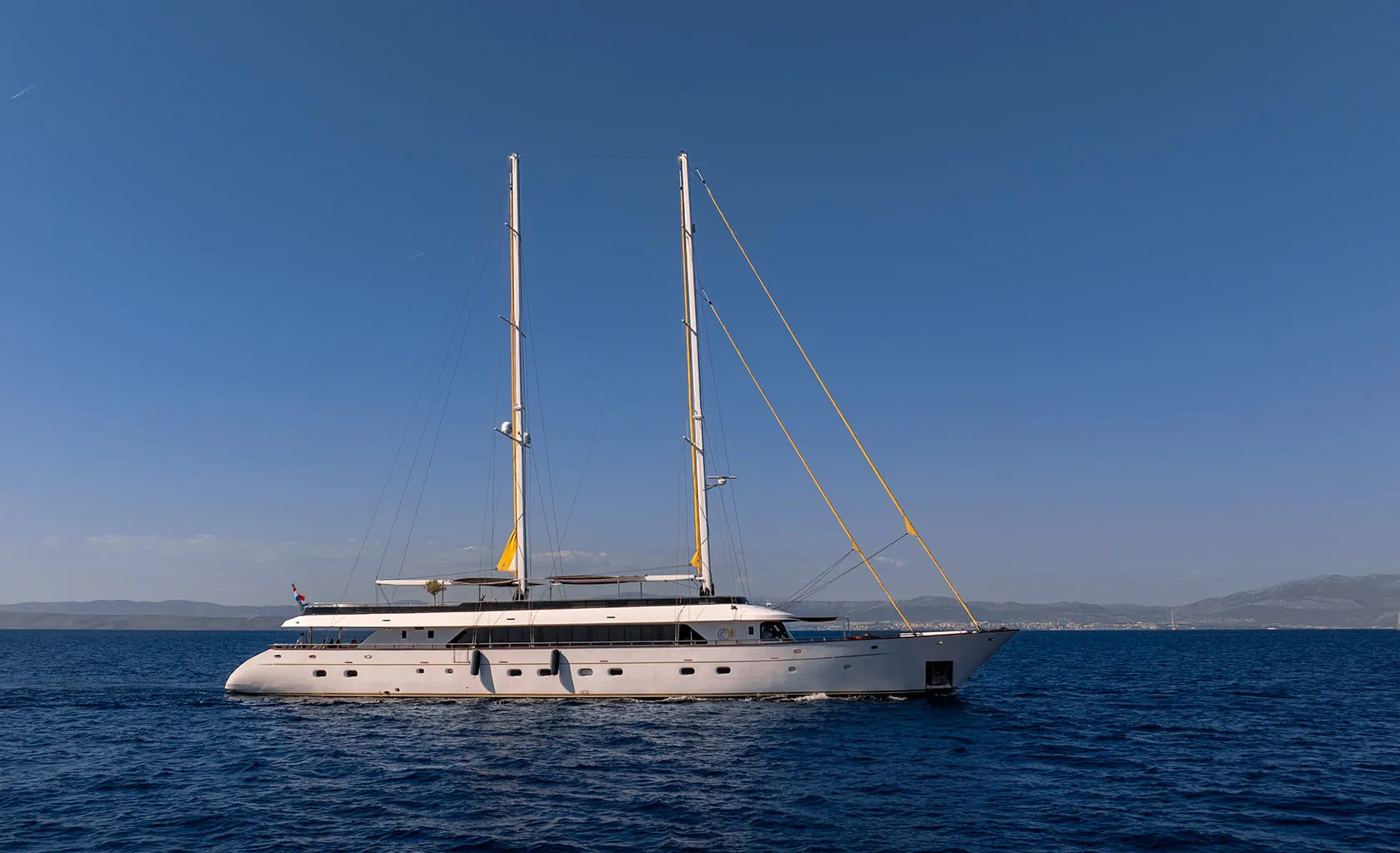 ANIMA MARIS Cruising