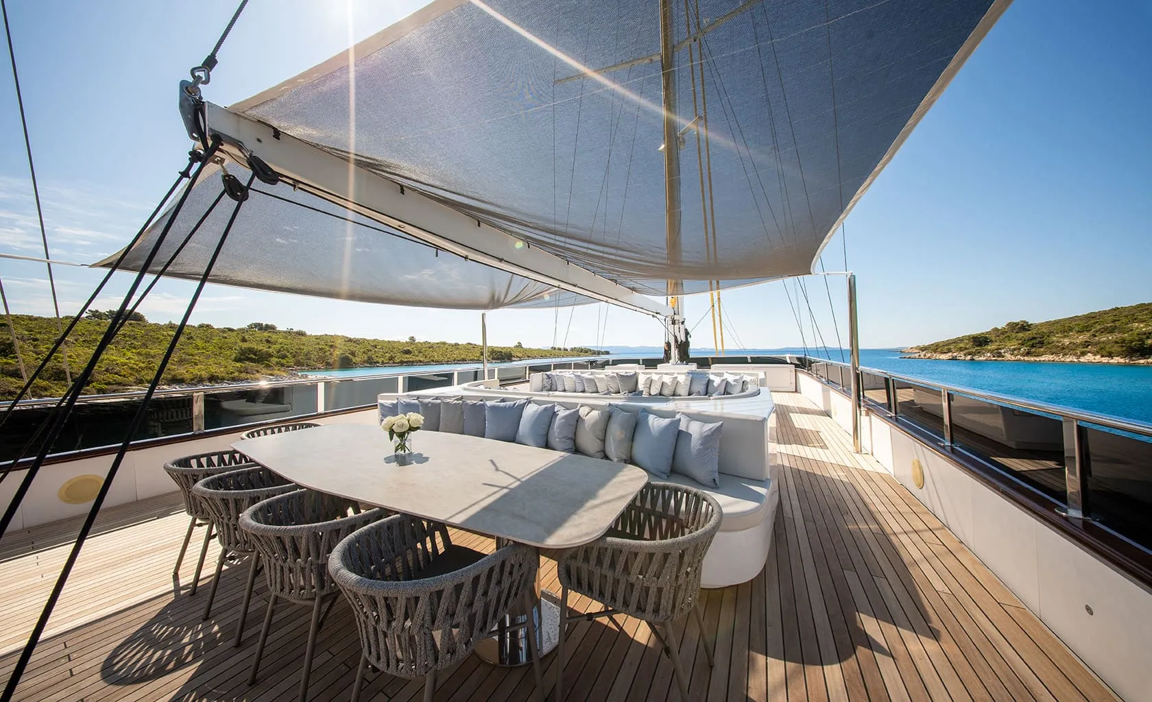 ANIMA MARIS Sun deck