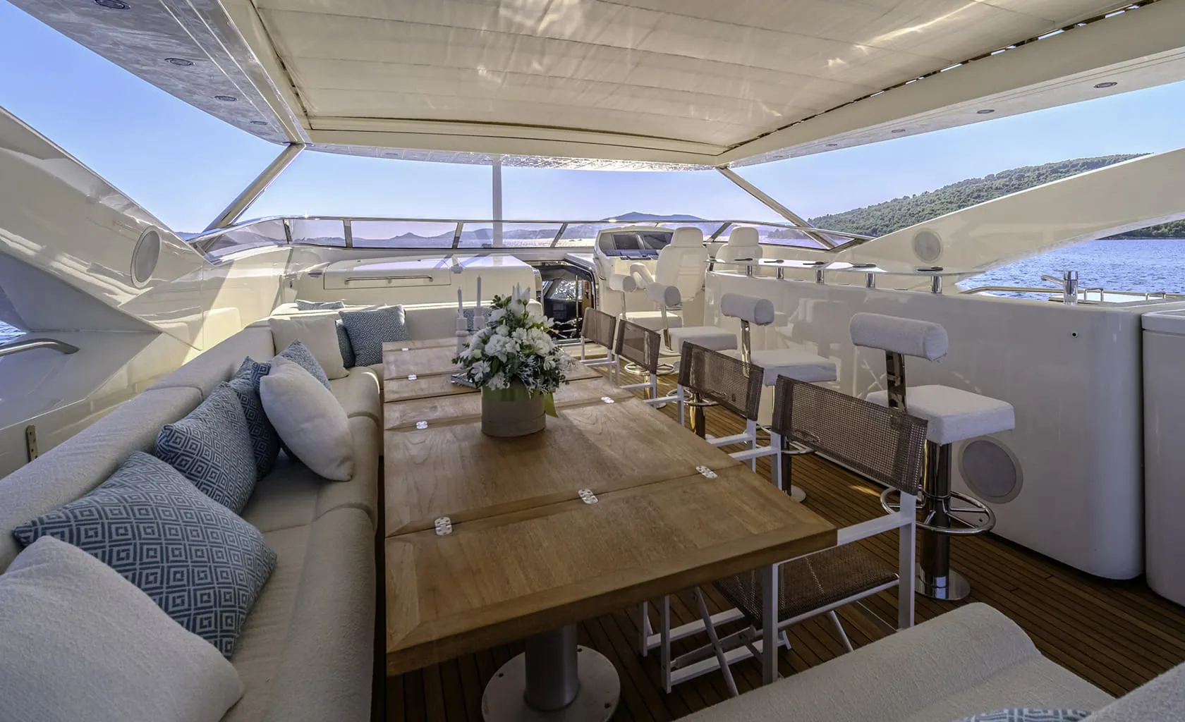 ARAGO Flybridge