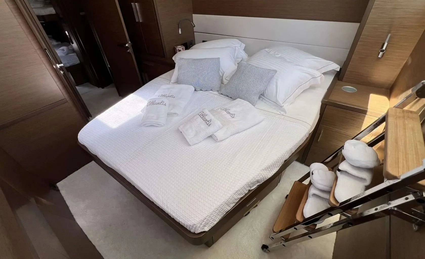 ATLANTIS Double cabin