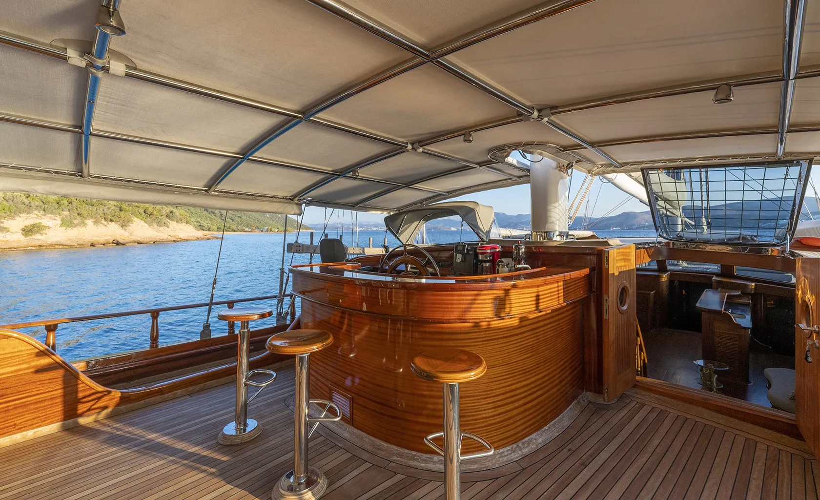 BEDIA SULTAN Aft deck