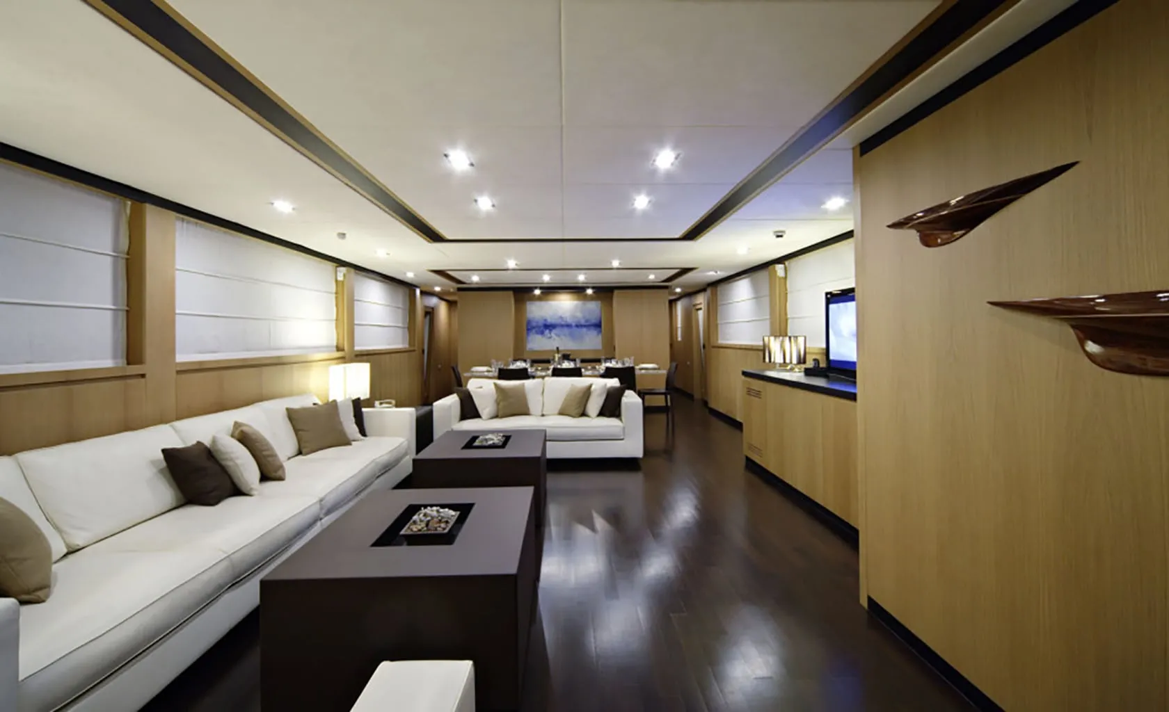 BLUE HEAVEN 2 Saloon
