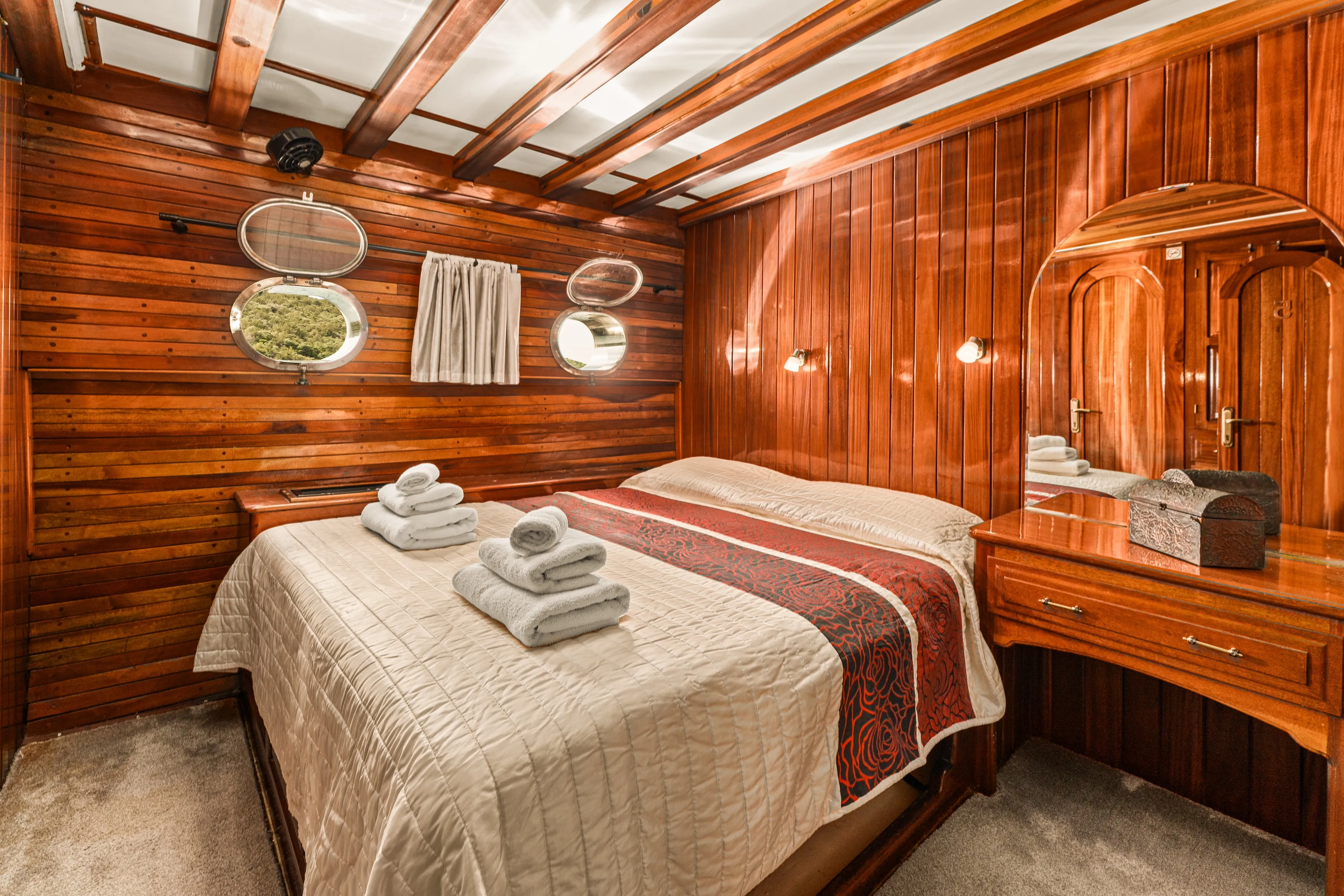 cabin gulets