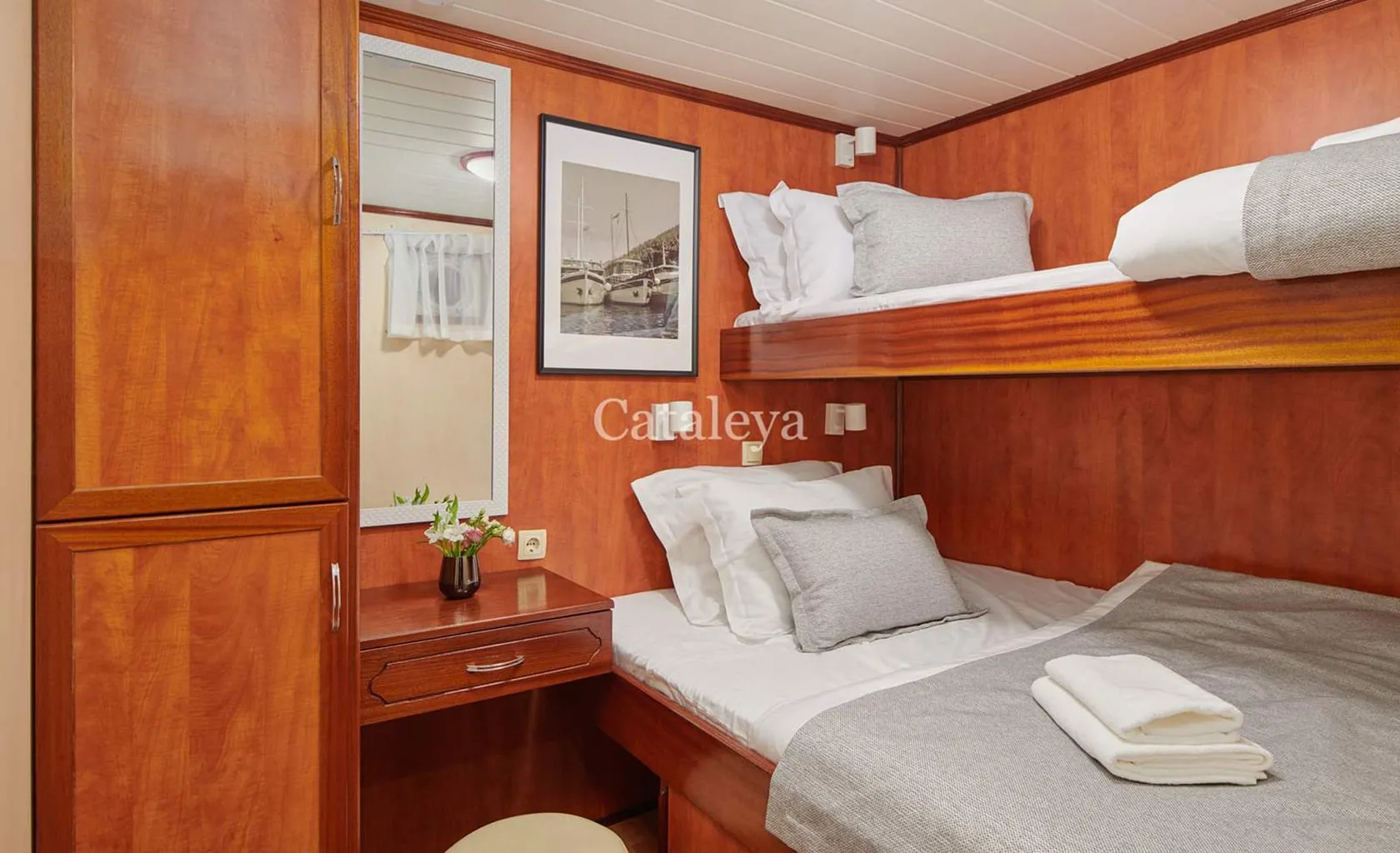 CATALEYA Double cabin with bunk bed