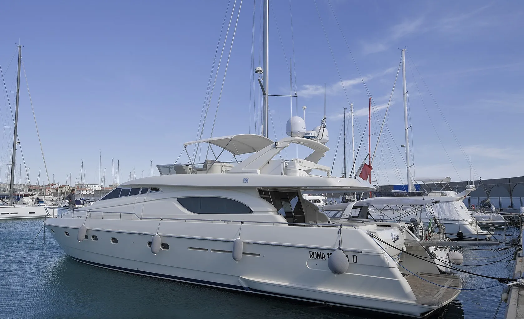 CELINE Anchored