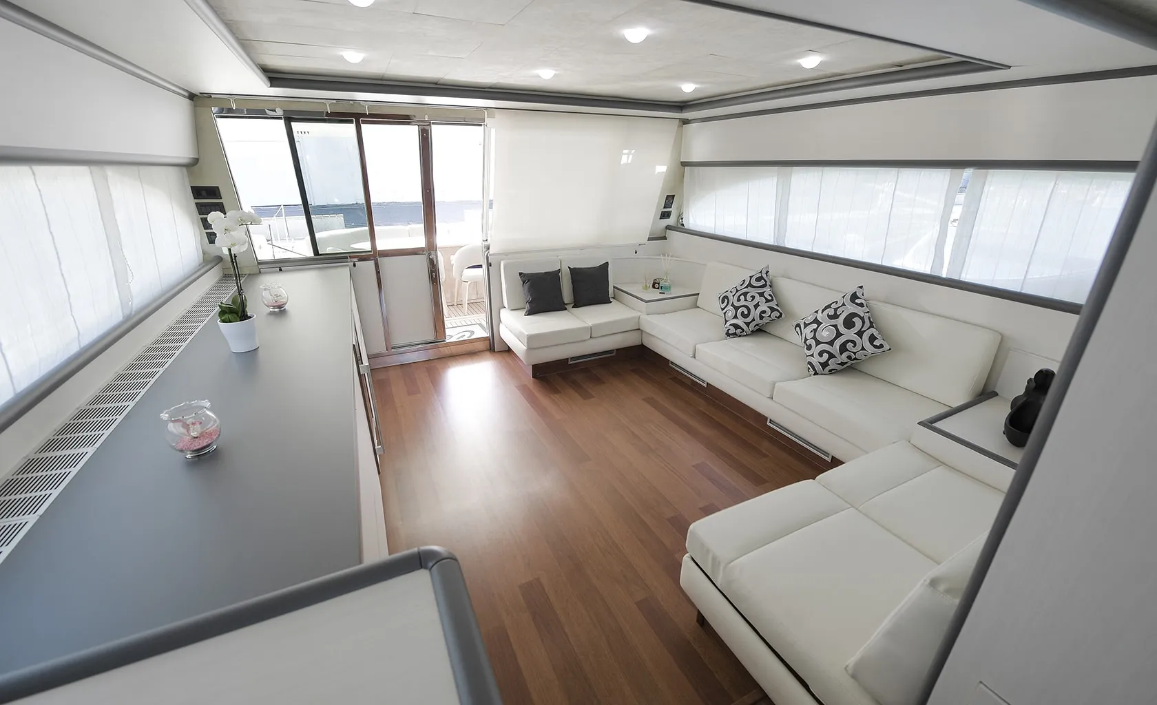 CELINE Saloon