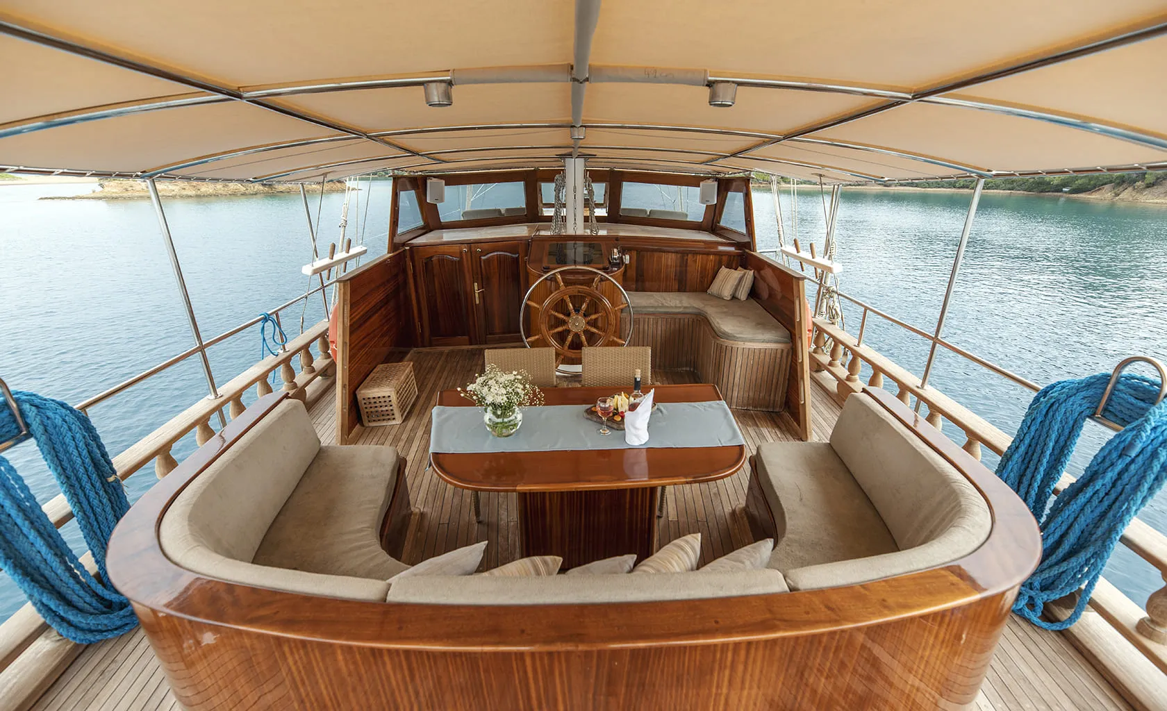 CEYLAN Aft deck