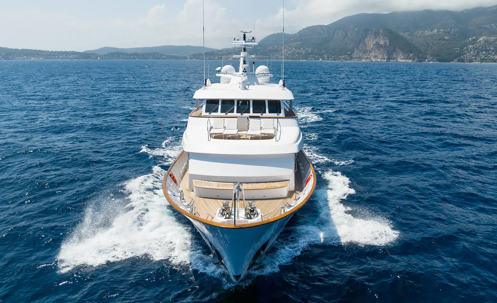 CORNELIA Cruising