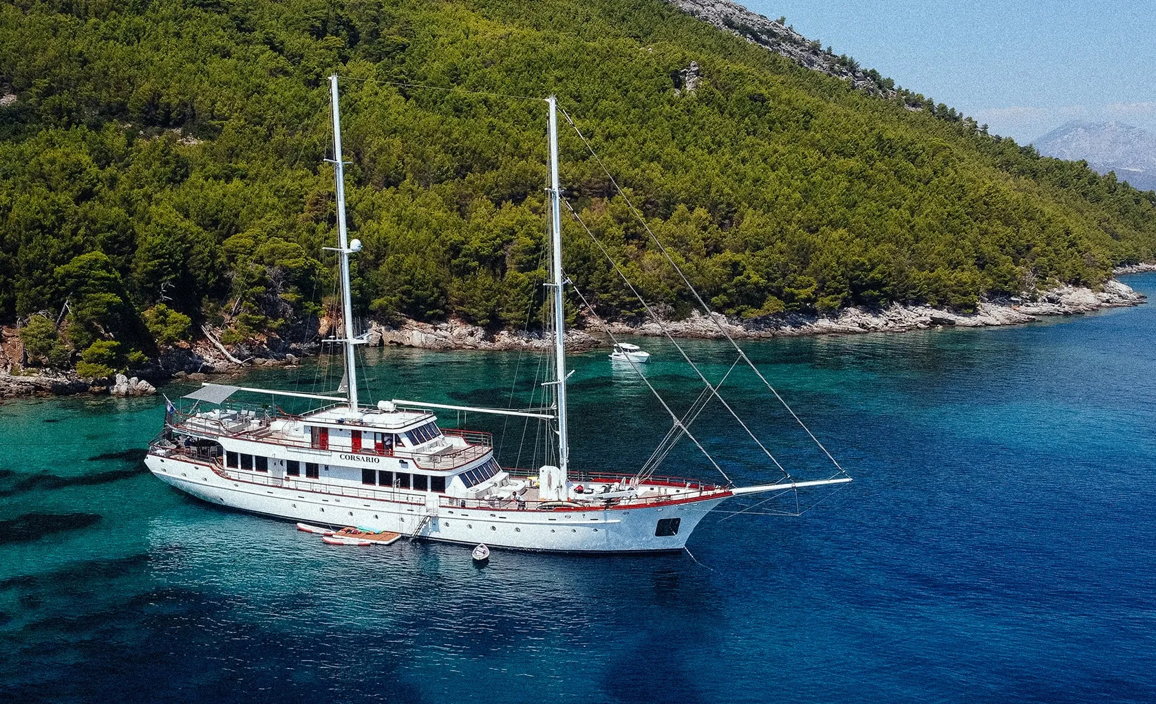 CORSARIO Anchored