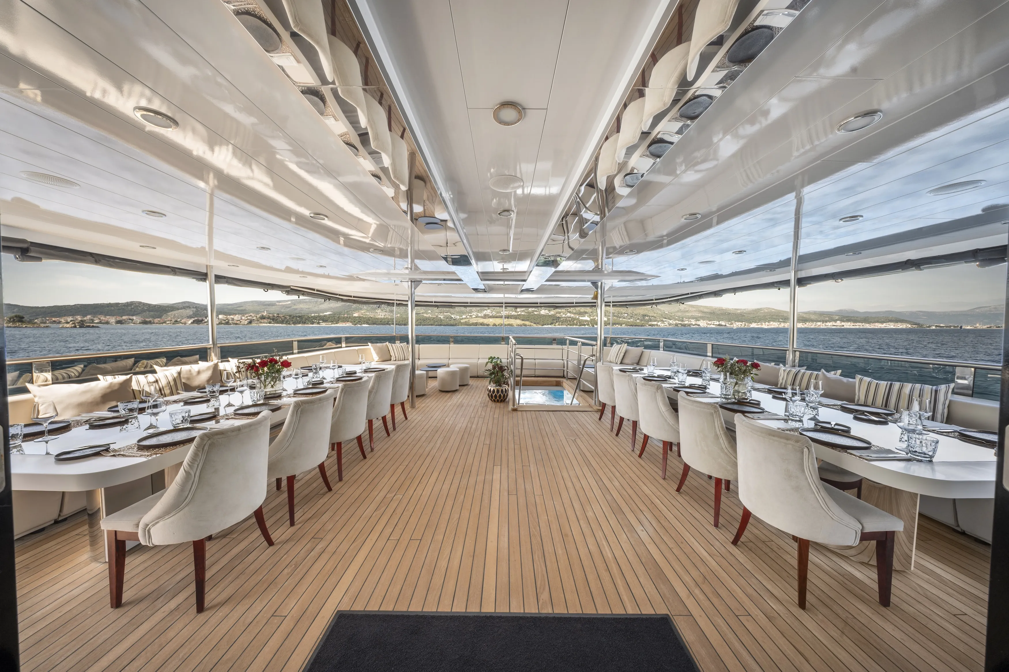 cristal-sundeck-dining