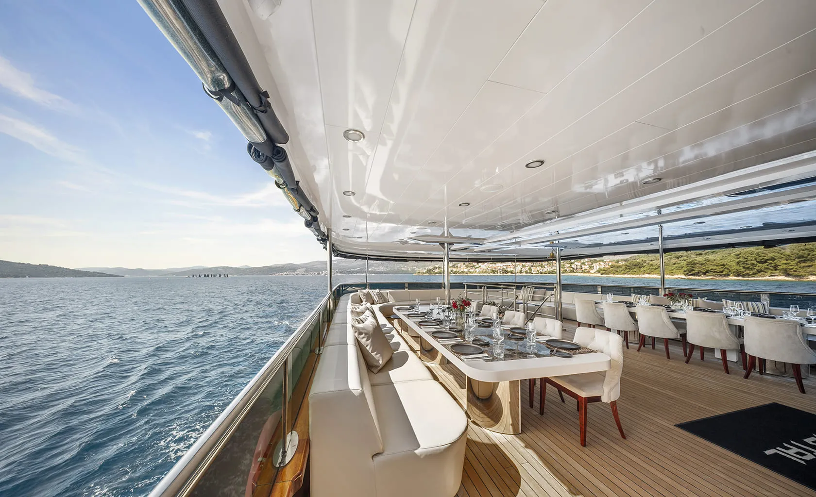CRISTAL Lounge area