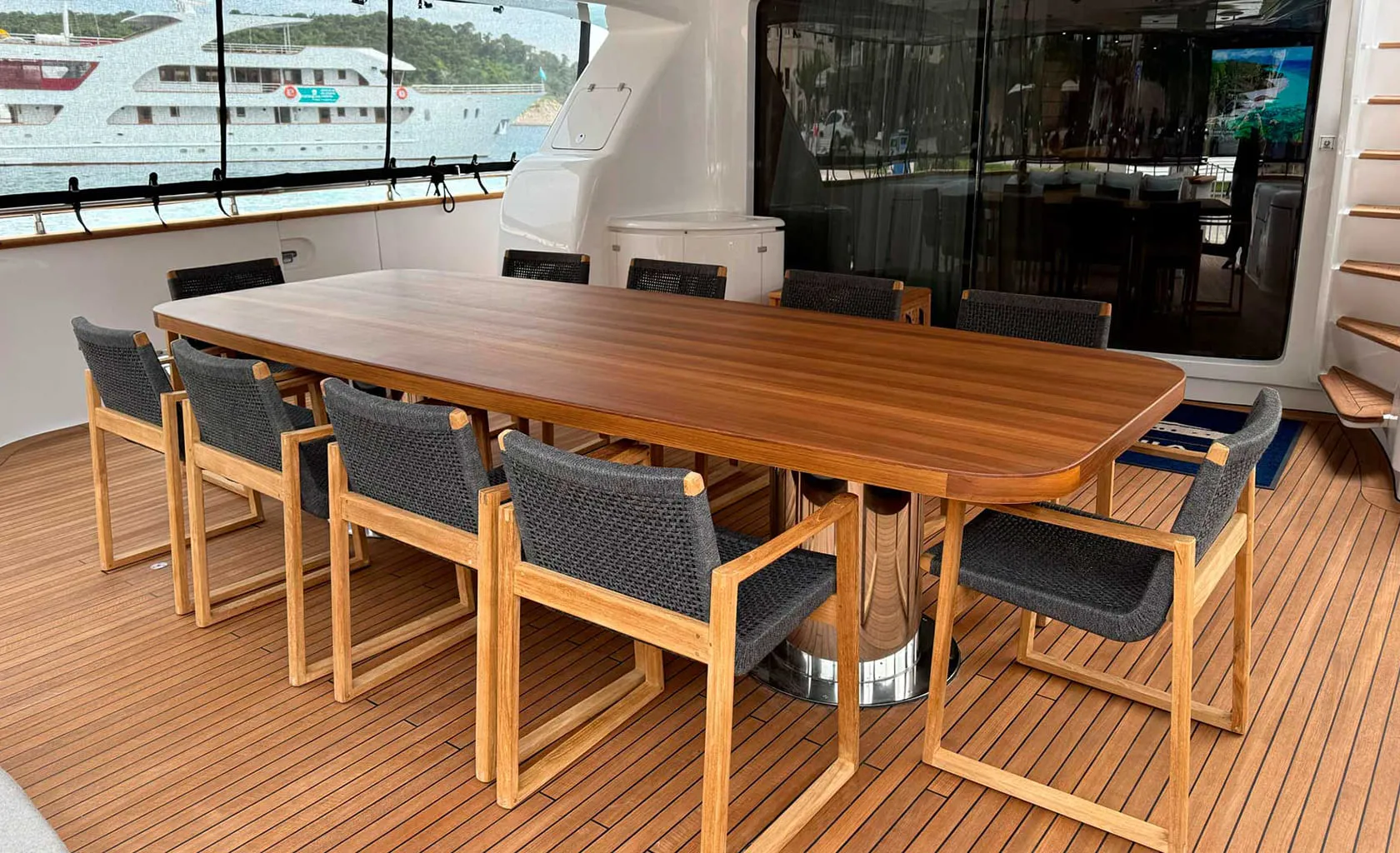 CYNTHIA Aft deck