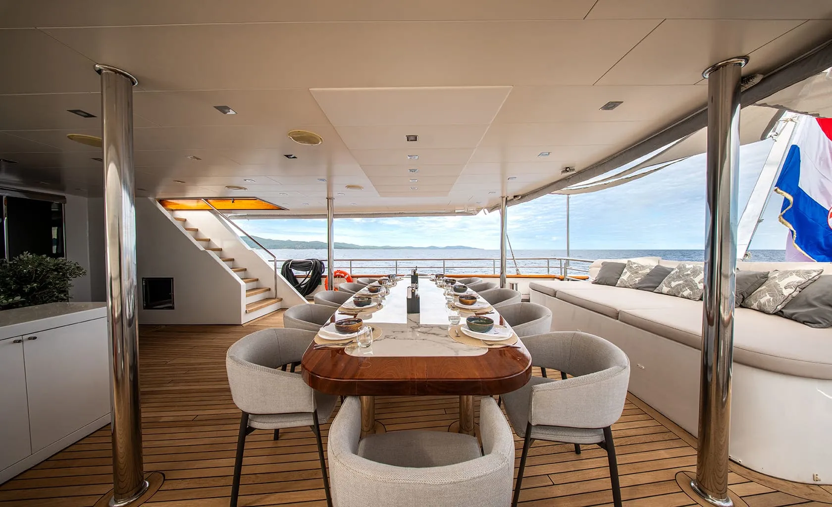 DALMATINO Aft deck