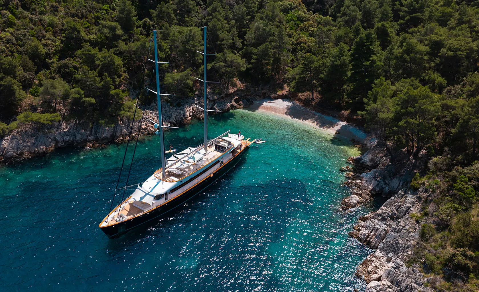 DALMATINO Anchored