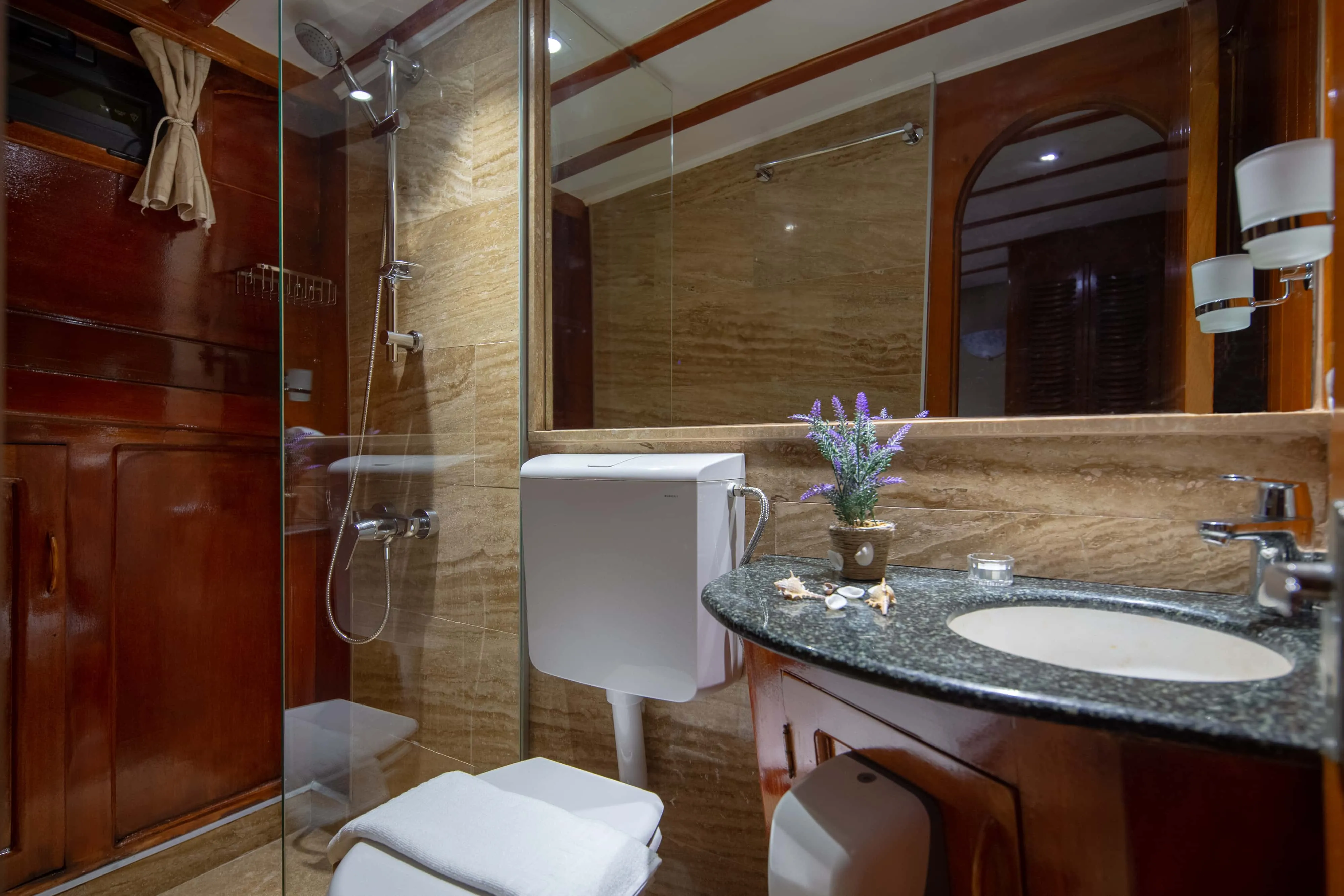 Eleganza-bathroom