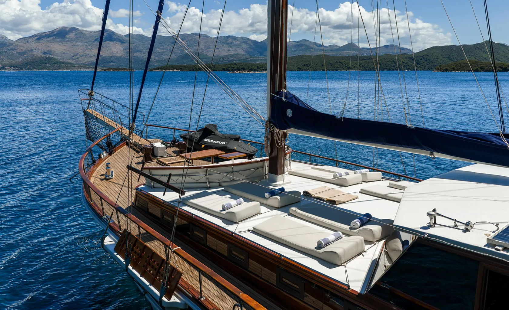 ELEGANZA Sun deck