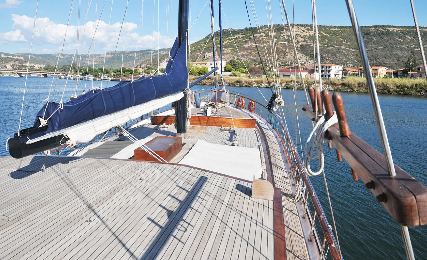 ELIANORA Sun deck