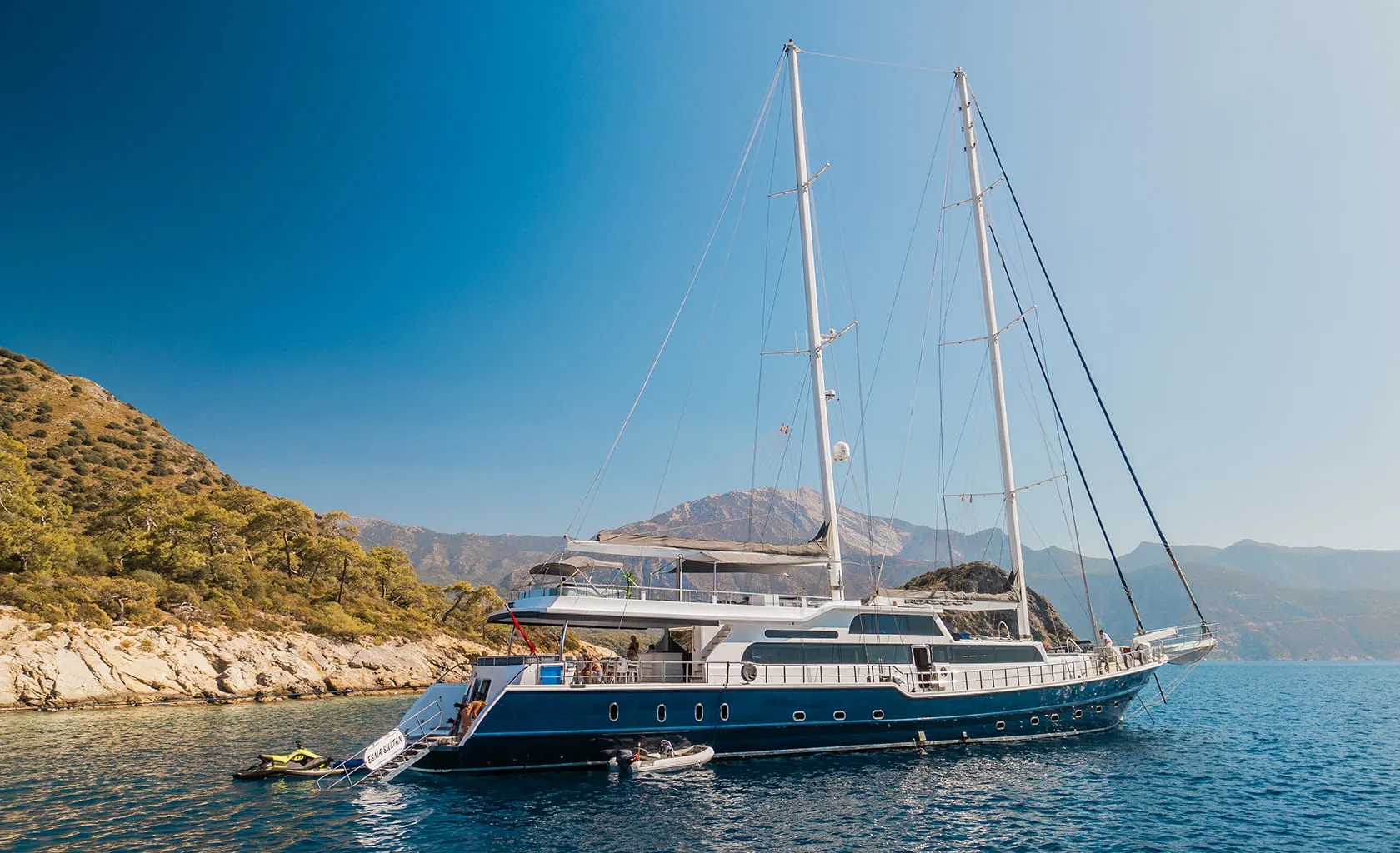 ESMA SULTAN Anchored